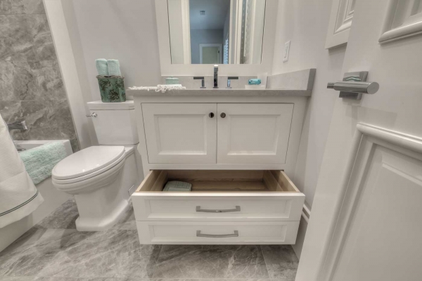 Uzzi-Bathroom-4