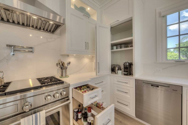 Uzzi-kitchen-6